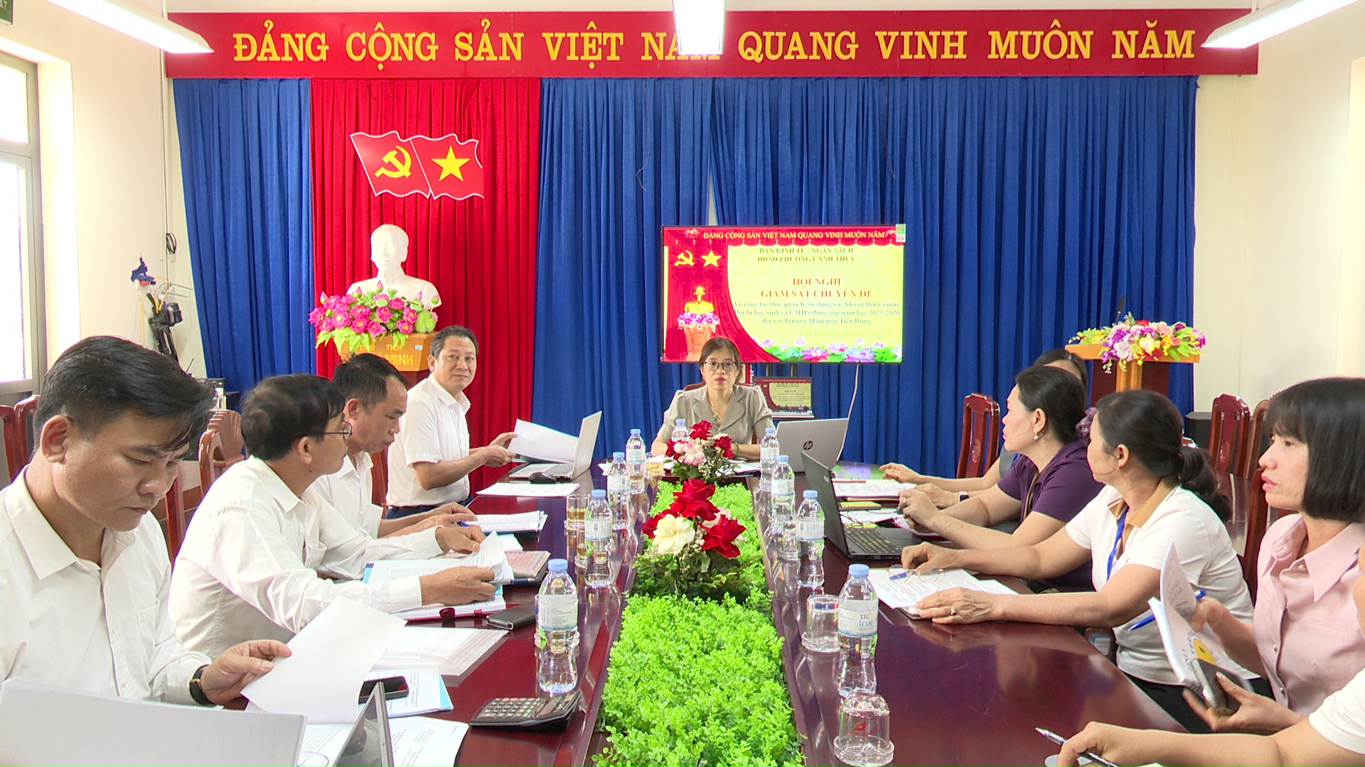 HĐND phường giám sát thu - chi tại trường mầm non Tiến Dũng